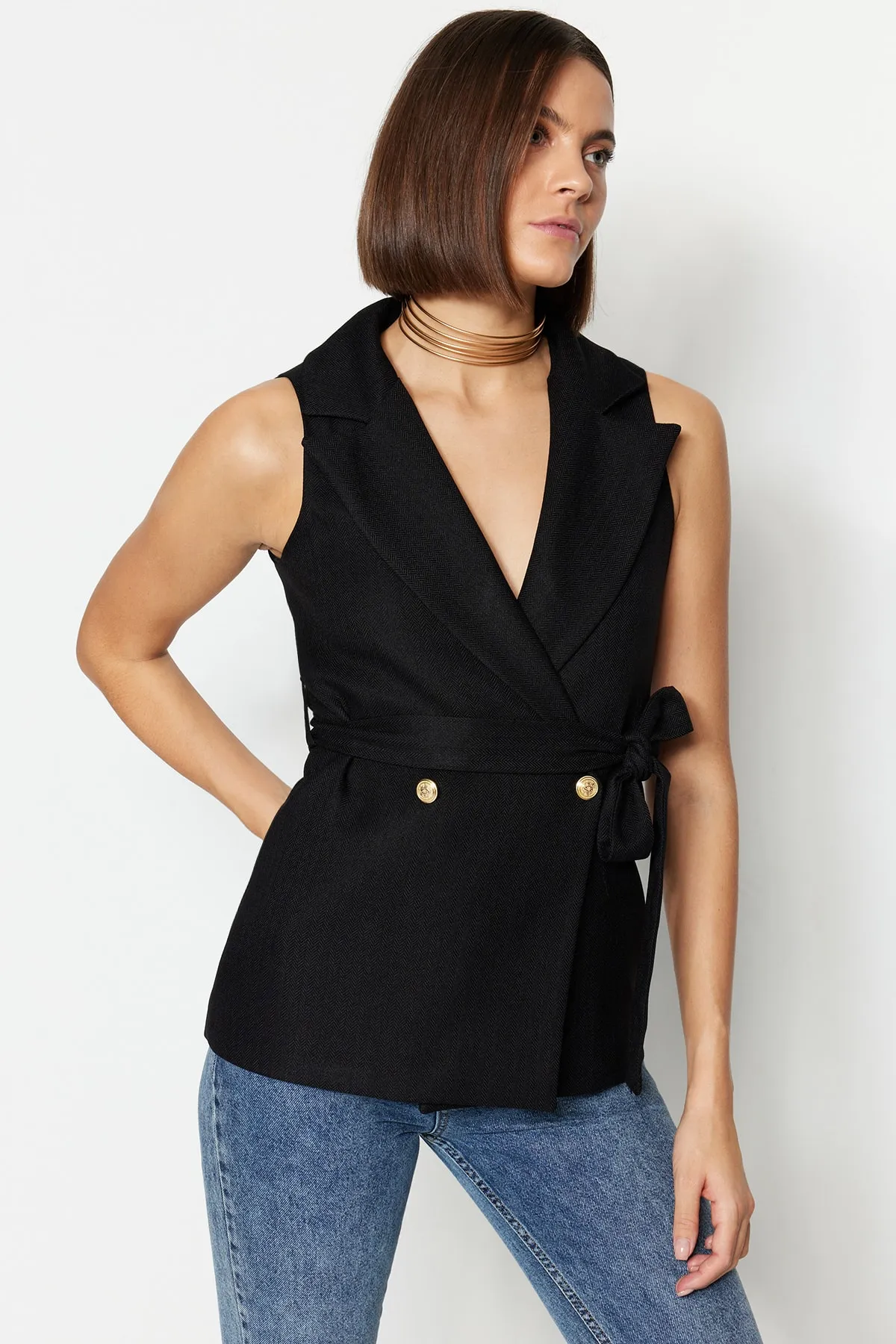 Trendyol Collection  Schwarze gewebte Weste mit normalem Gürtel TWOAW23YE00021