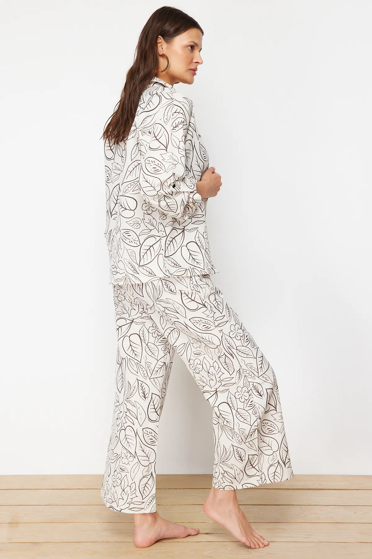 Trendyol Collection  Hemd-Hosen-Set in gewebter Leinenoptik mit Blumenmuster TBESS24AU00063