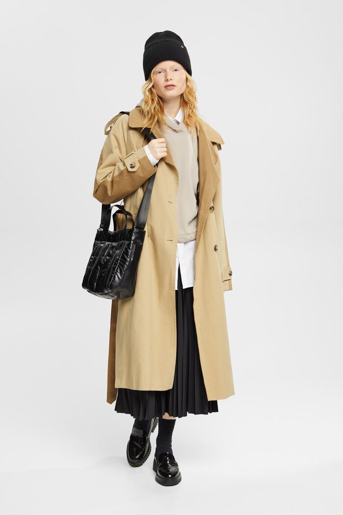 Trenchcoat im Bahnendesign