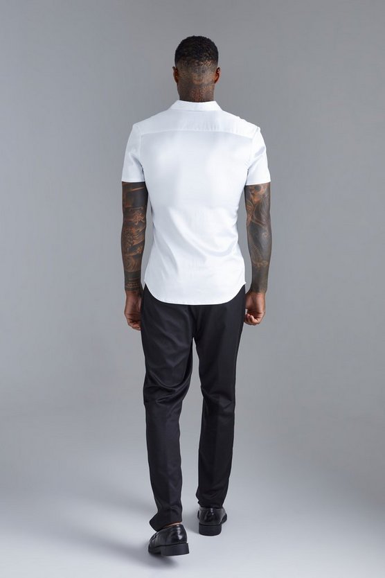 Kurzärmliges Muscle-Fit Hemd aus Satin