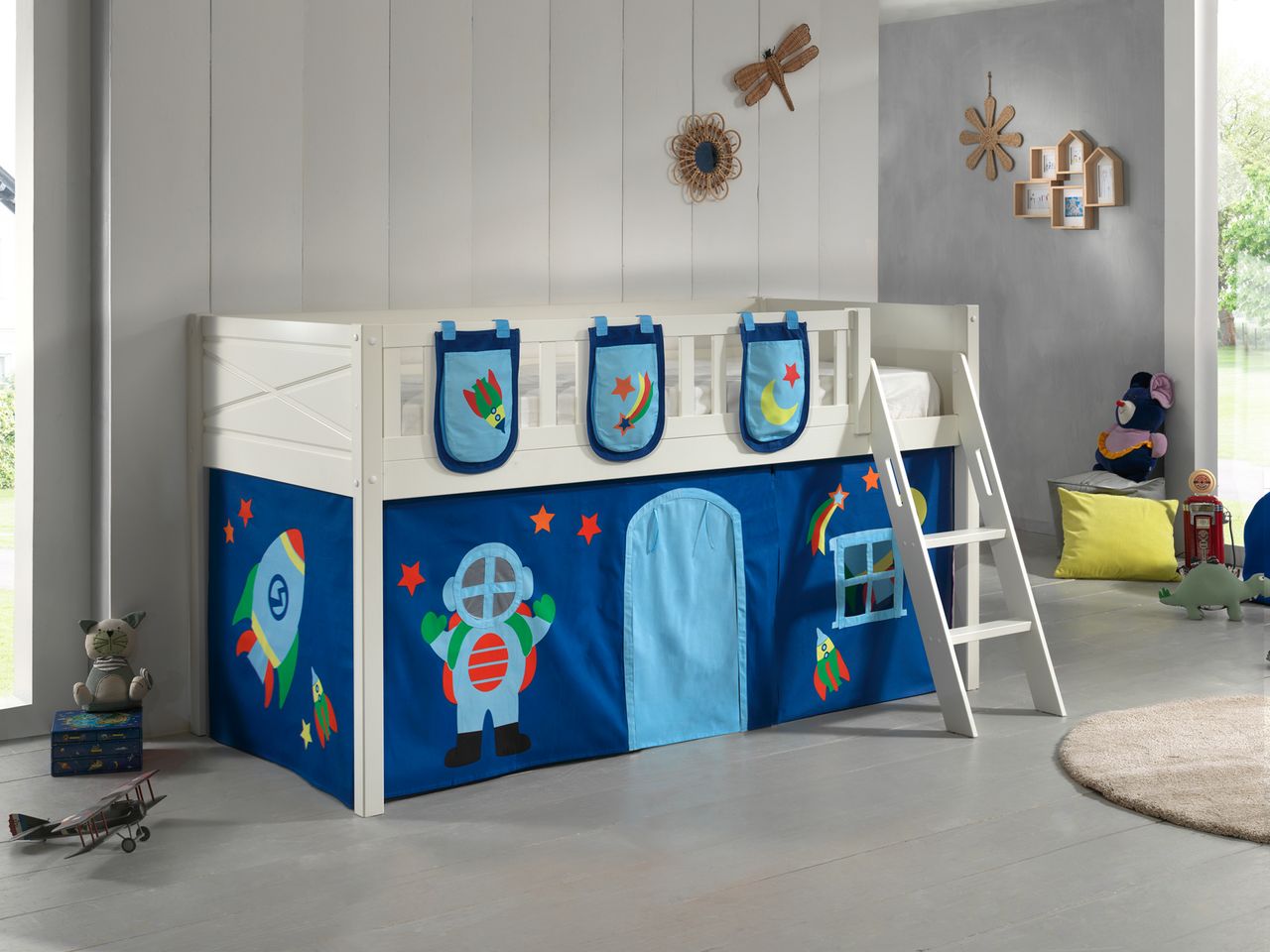 VIPACK Spielbett SCOTT, LF 90 x 200 cm, mit Rolllattenrost, Leiter und Textilset Vorhang und 3 Taschen 