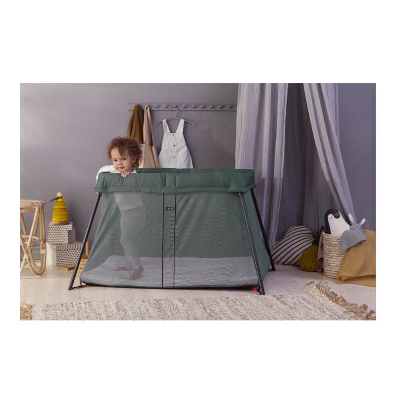 Lit Parapluie Light vert foncé BabyBjörn