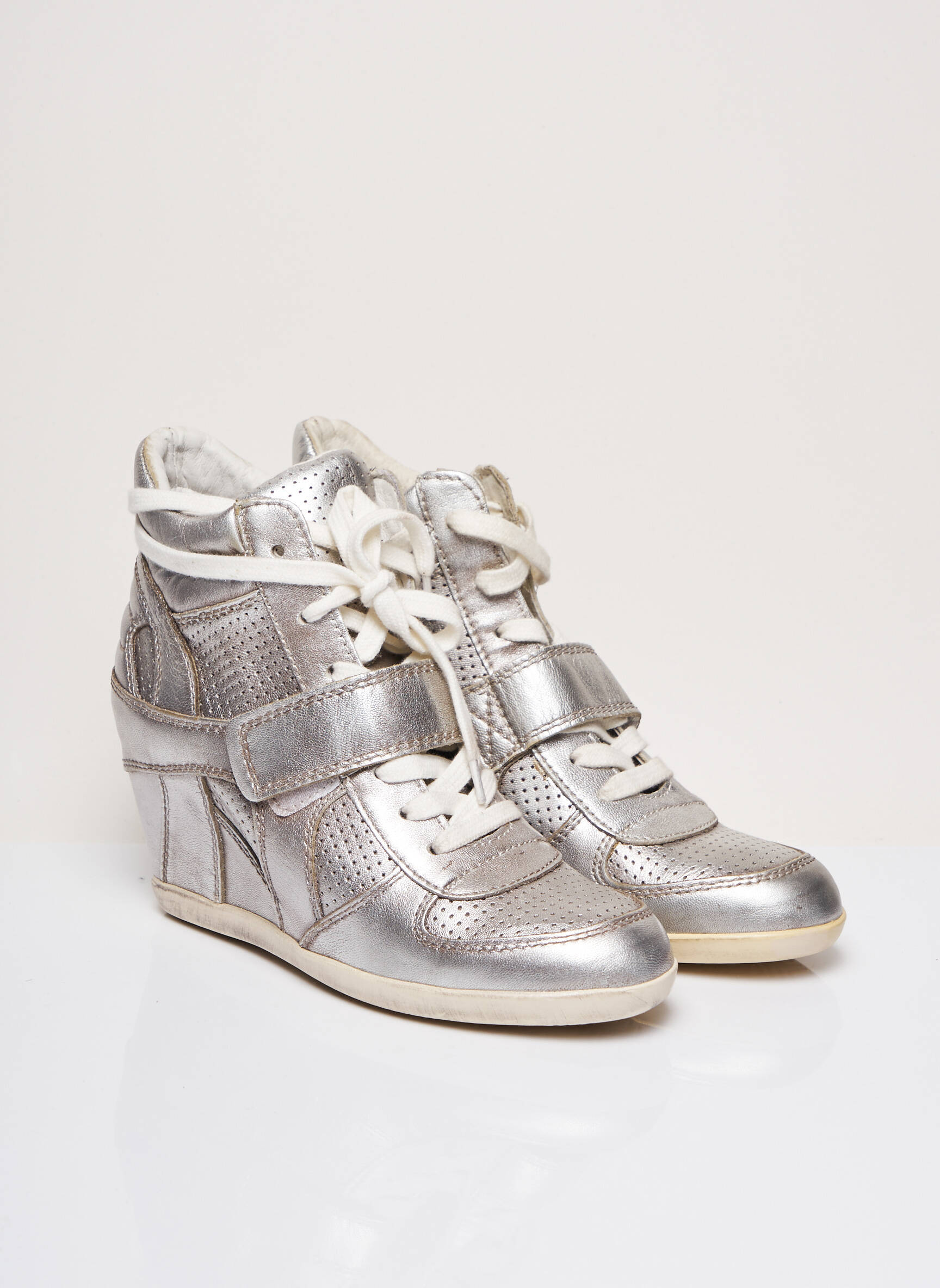 Ash Baskets Femme couleur gris