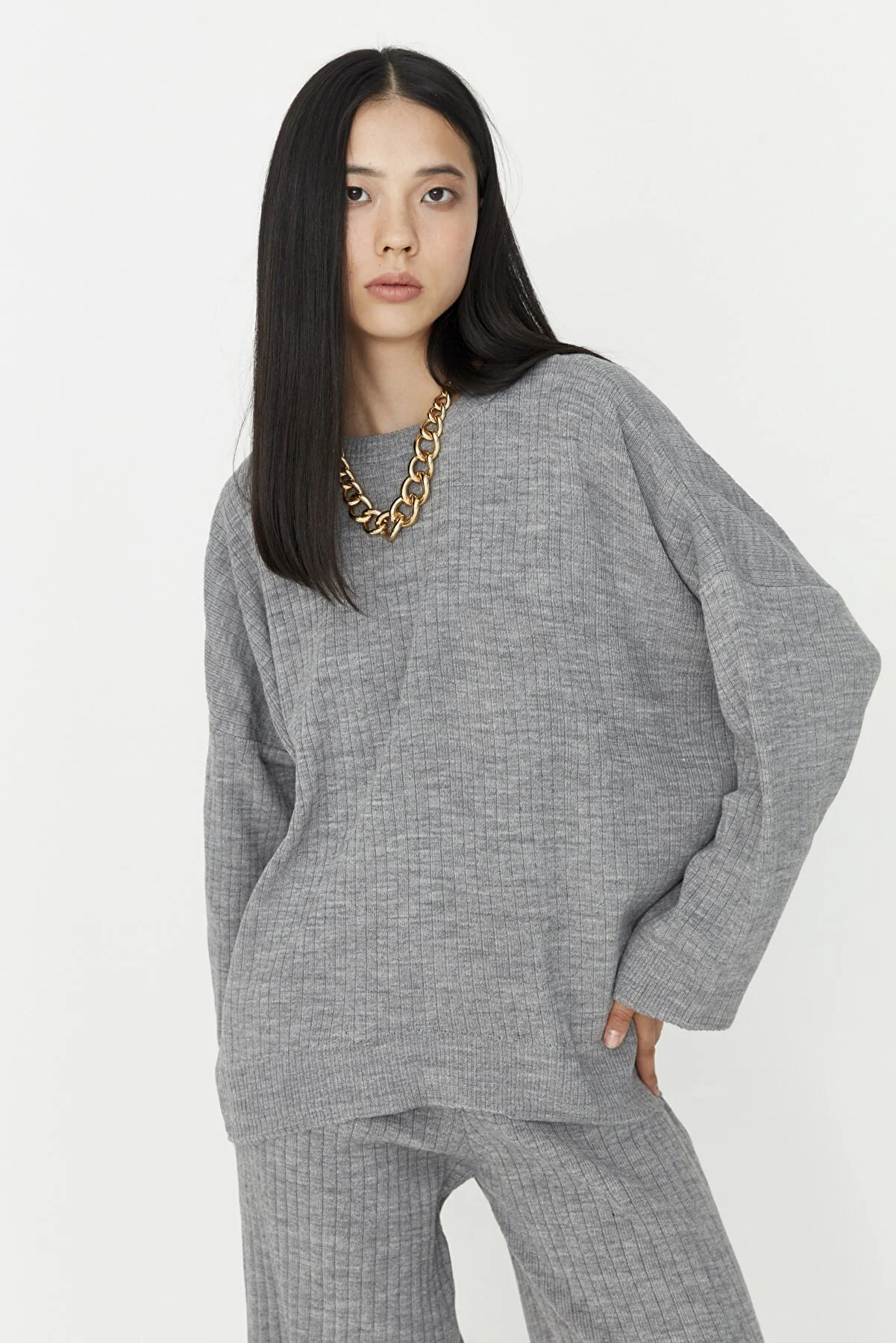 Trendyol Collection  Graues Strickoberteil- und -unterteil-Set mit Rundhalsausschnitt TWOSS20AU0084