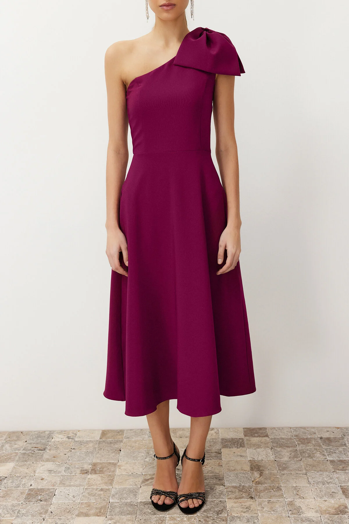 Trendyol Collection  Elegantes Abendkleid - Pflaumenfarbenes Schleifendetail