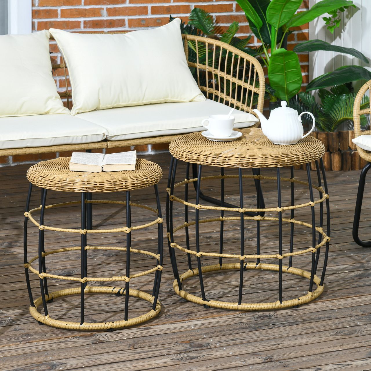 Outsunny Rattan Beistelltisch 2er-Set Couchtisch, Stapelbar Sofatisch für Garten