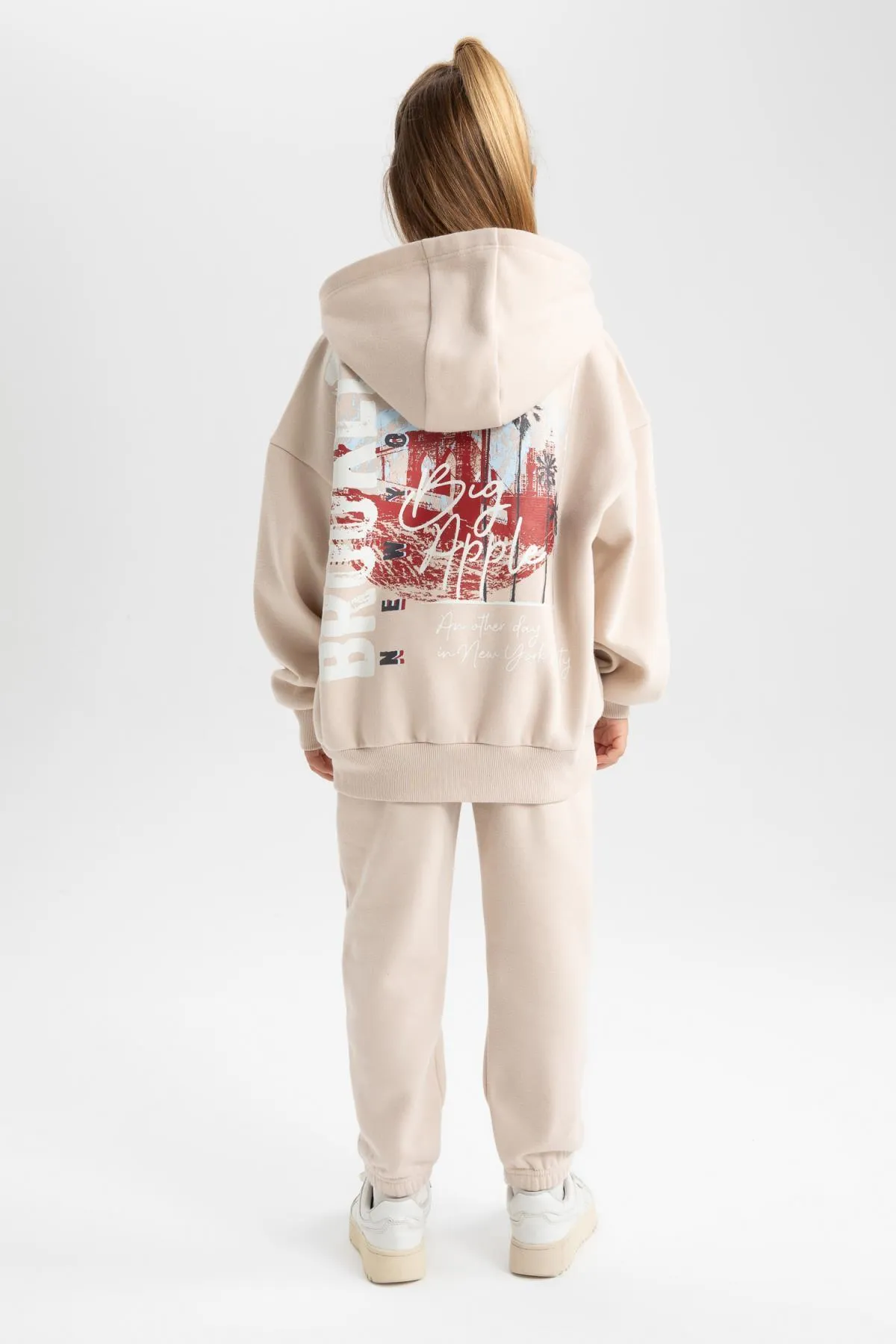 DeFacto  Zweiteiliges Set aus weichem Fuzzy-Sweatshirt und Trainingshose für Mädchen