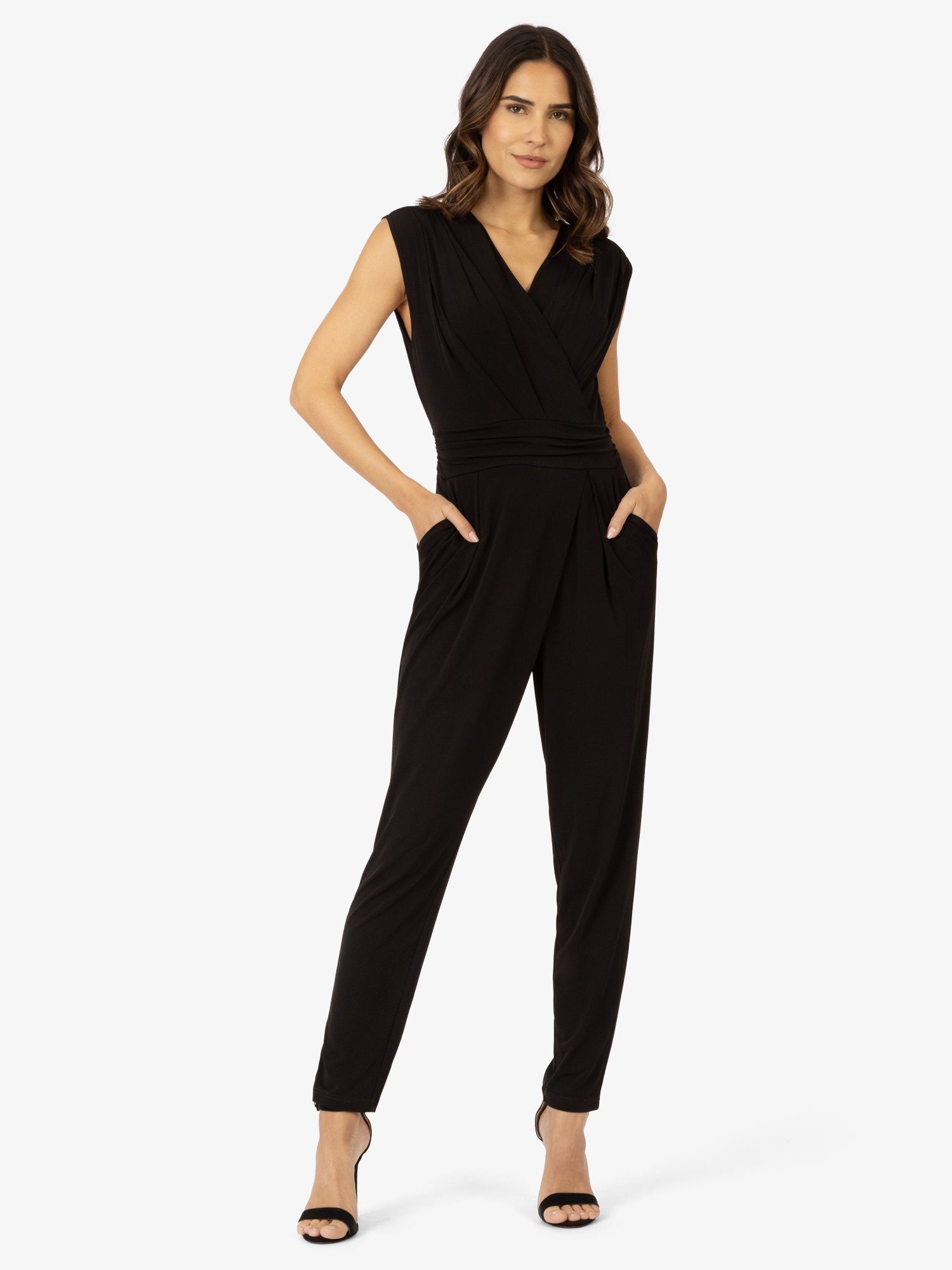 Apart Jumpsuit mit Wickeleffekt