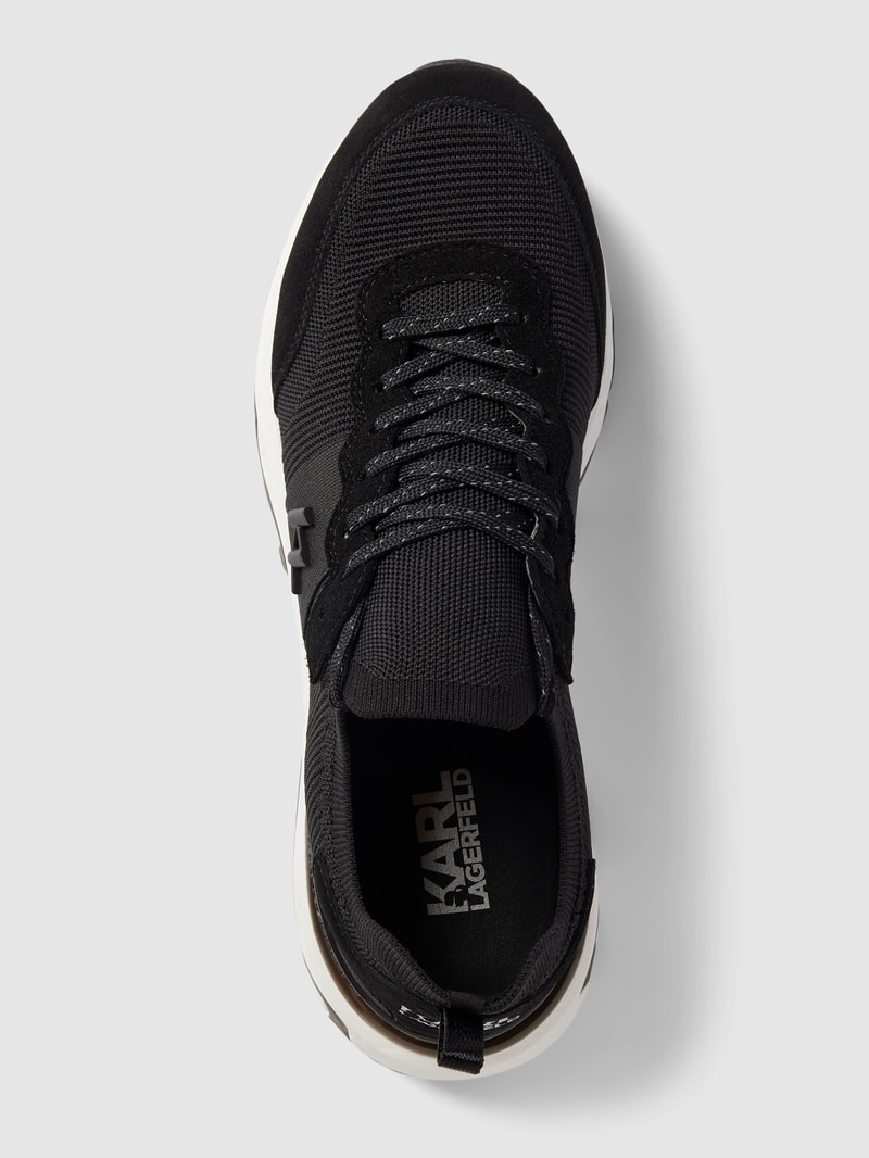 Sneaker mit Label-Detail in schwarz