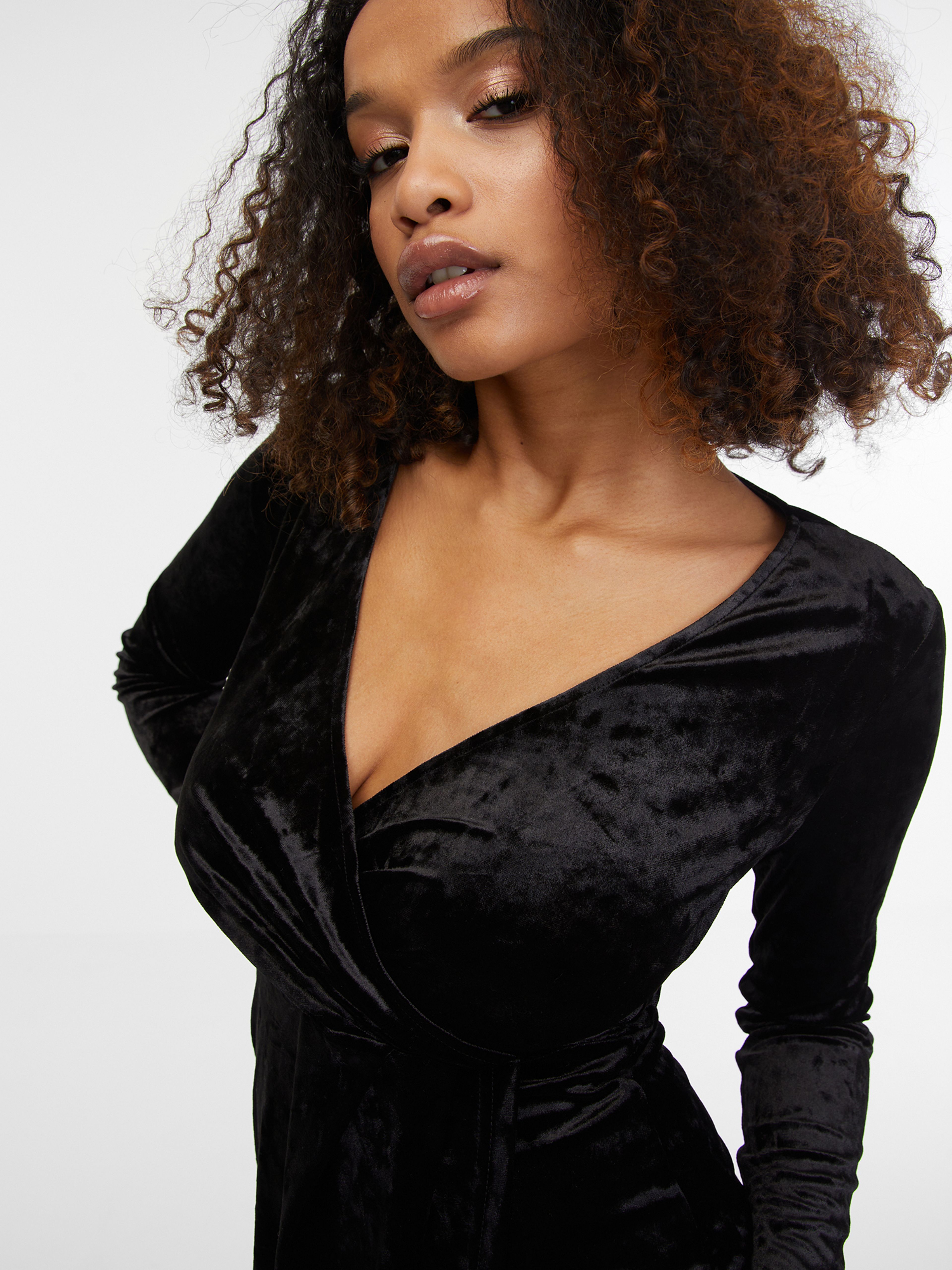 Schwarzes Damen-Samtkleid ORSAY