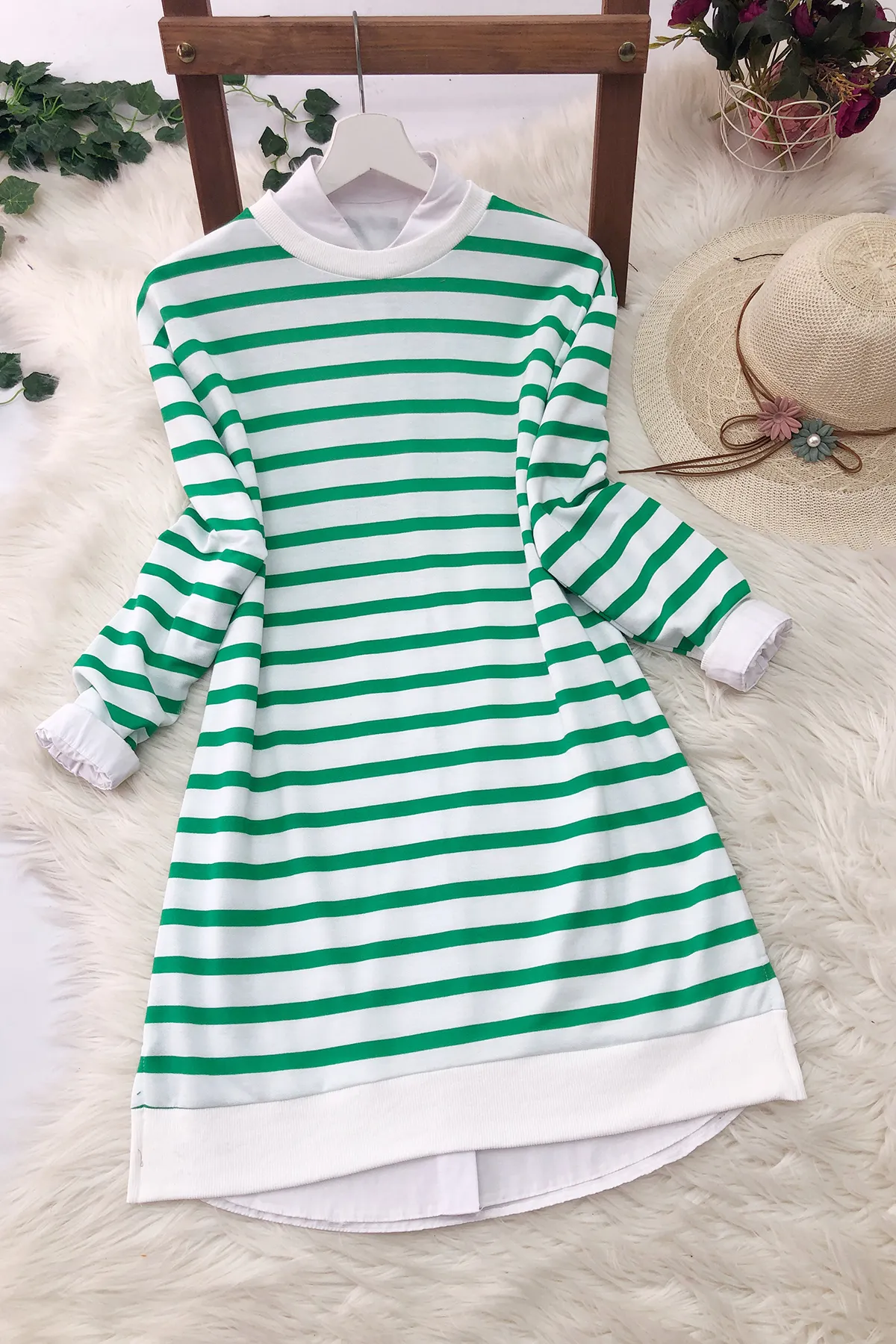 MODAQU  Gestreifte Sweatshirt-Tunika – Grün