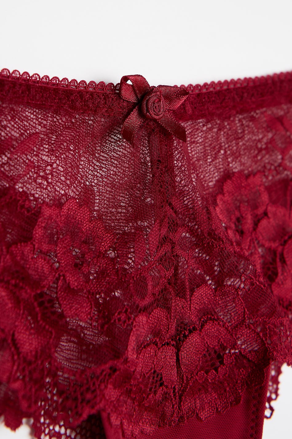 Lace string