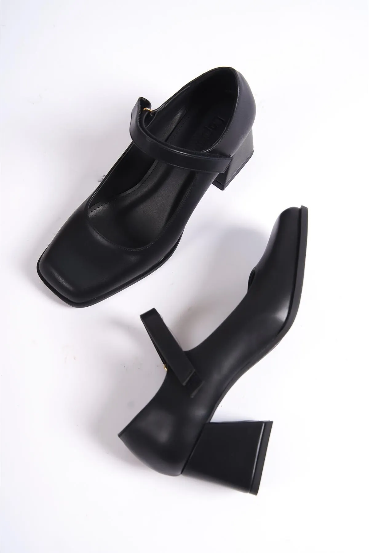 Capone Outfitters  Blunt Toe Mary Jane Damenschuhe