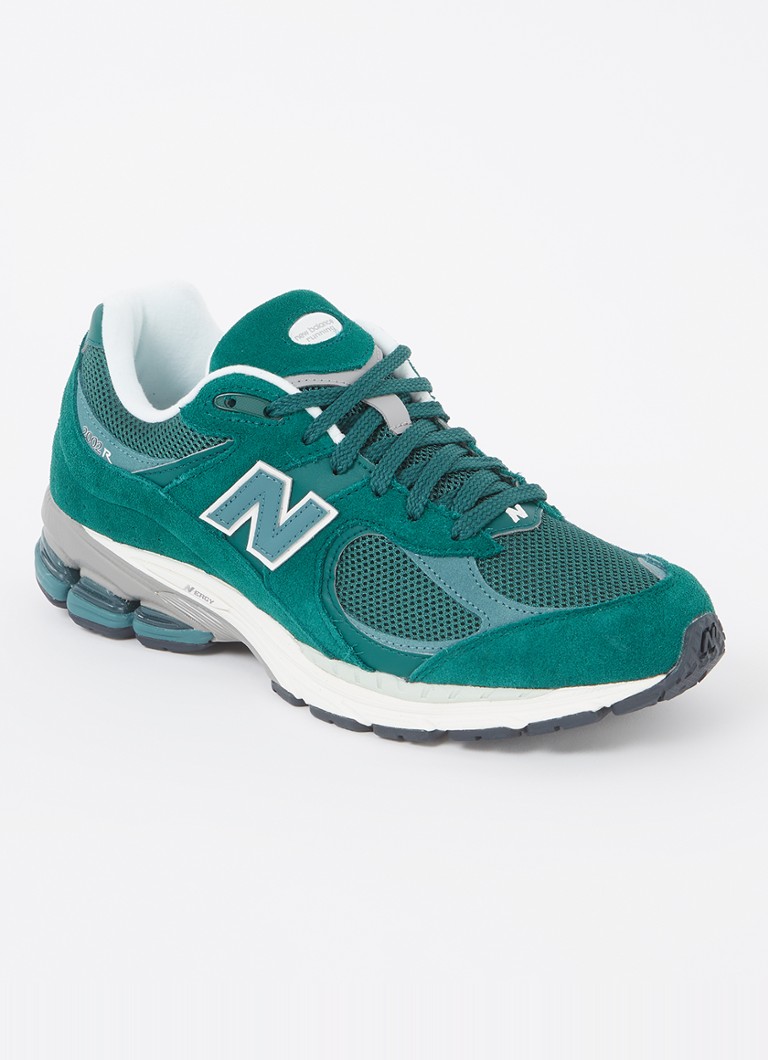 Tenisky New Balance 2002 so semišovými a sieťovanými detailmi
