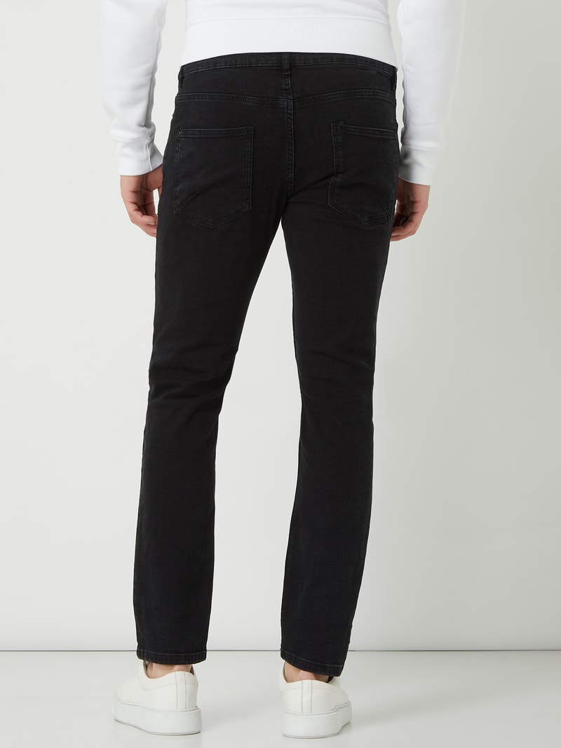 Jeans mit Label-Patch in schwarz
