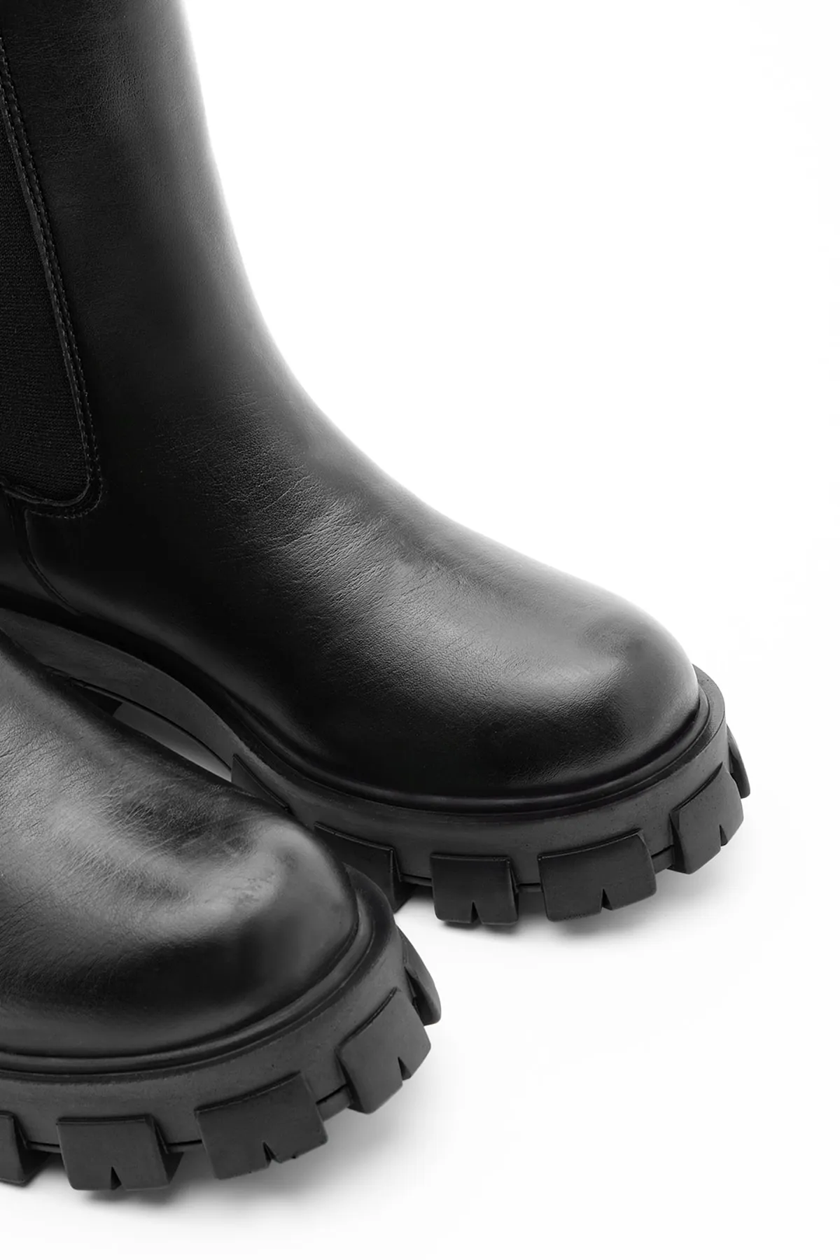 Marjin  Elastische Alltagsstiefel für Damen mit dicker gezackter Sohle Eslona Schwarz