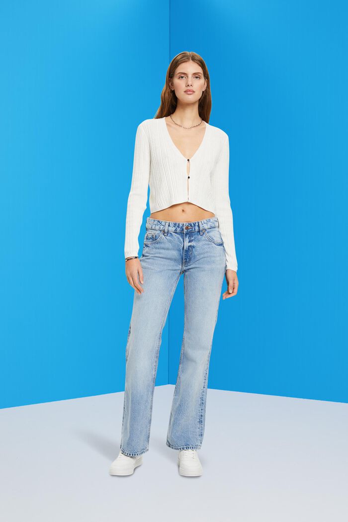 Ausgestellte Retro-Jeans mit mittelhohem Bund