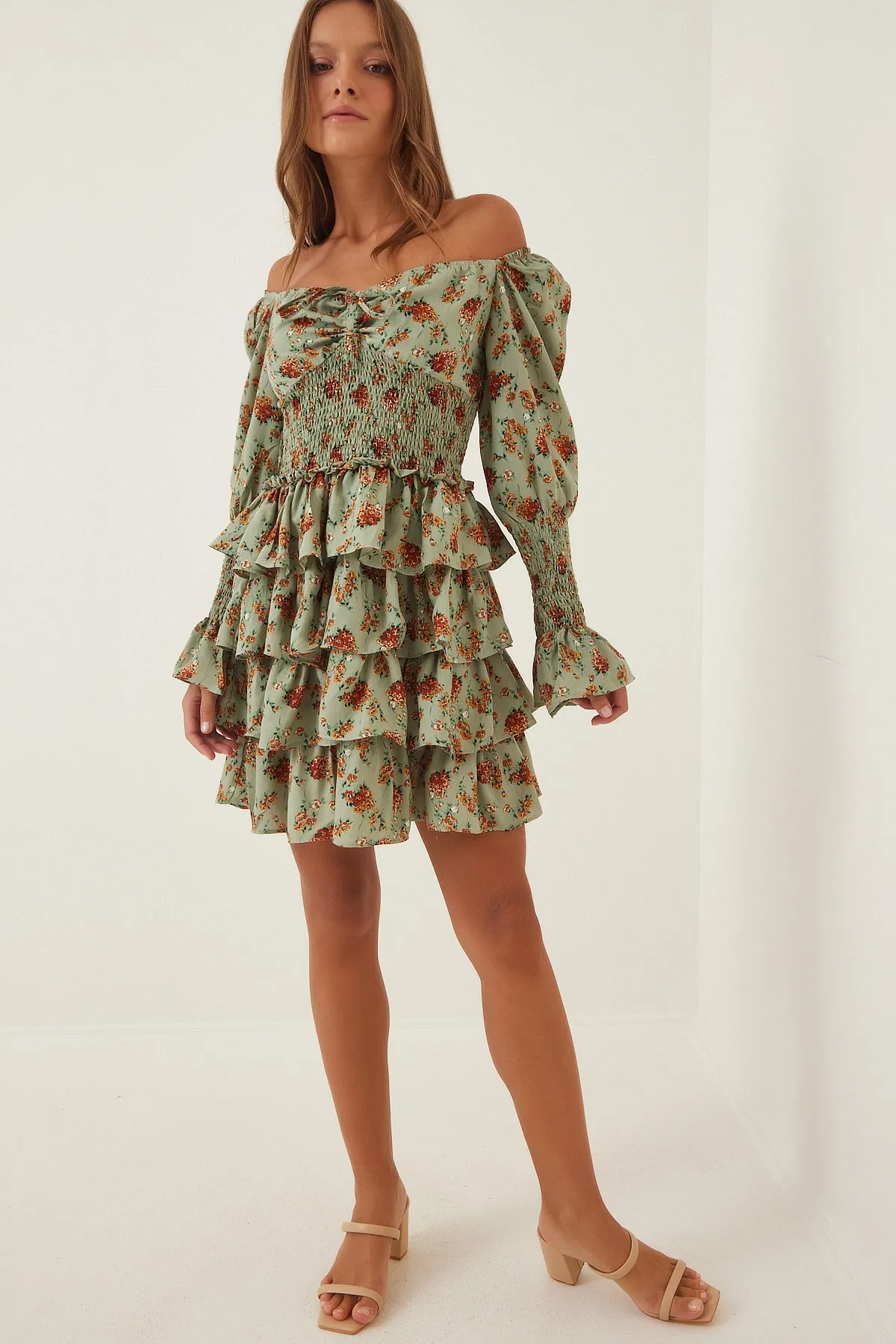 Happiness İstanbul  Grünes geblümtes Katkat-Rüschen-Mini-Sommerkleid für Damen FN02947