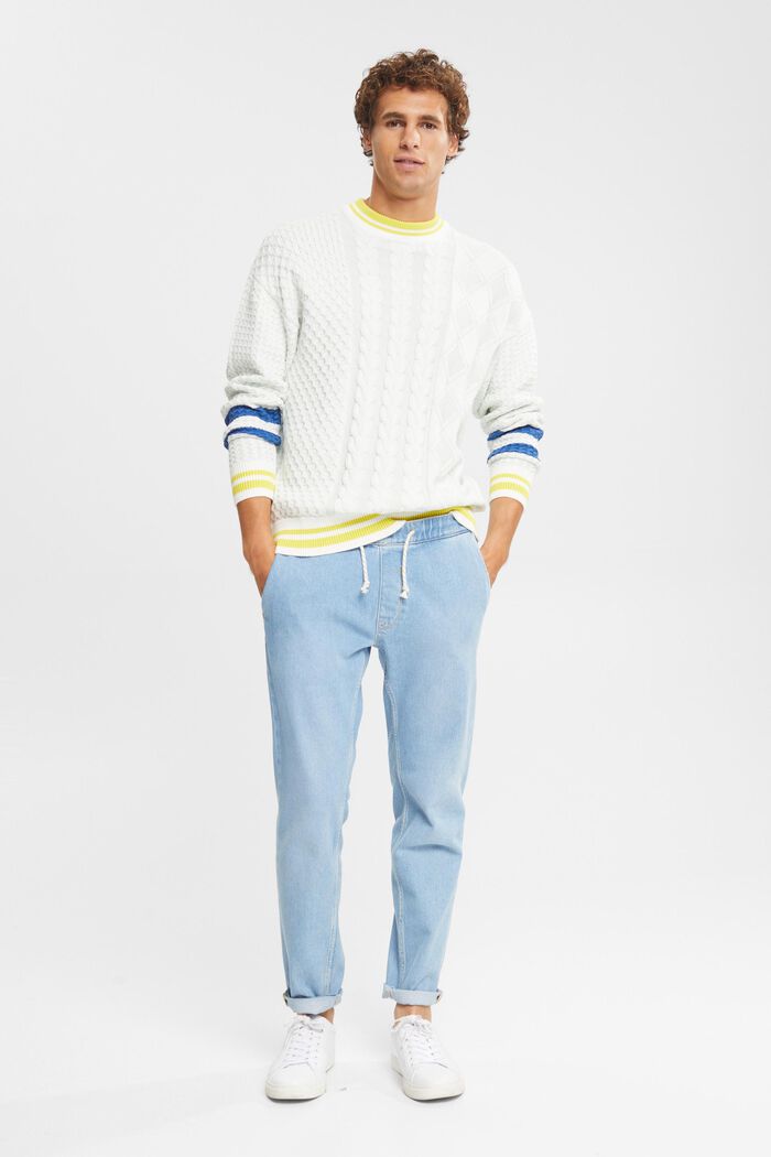 Pullover mit Strickmuster
