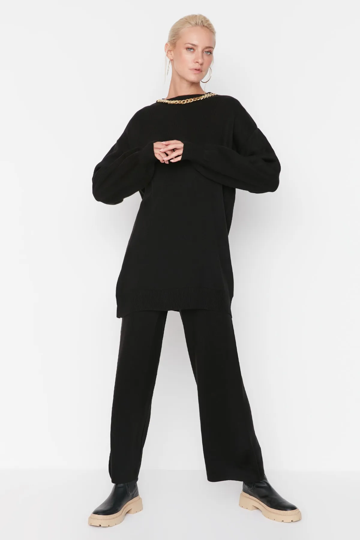 Trendyol Modest  Schwarzer Kragen Kettenhalskette Pullover-Hosen Strickanzug TCTAW23US00105