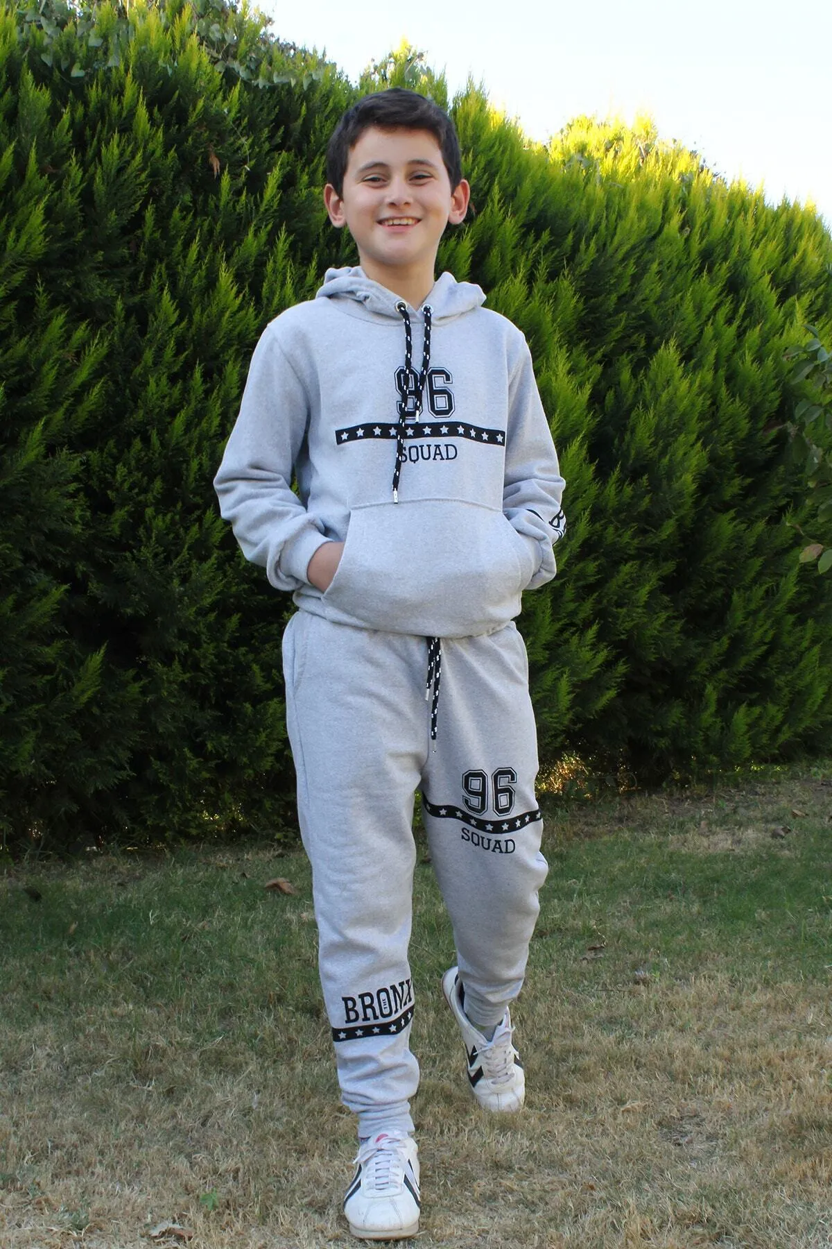 FYK KİDS  3-teiliger Jungenanzug mit „96“-Textaufdruck und Kängurutasche