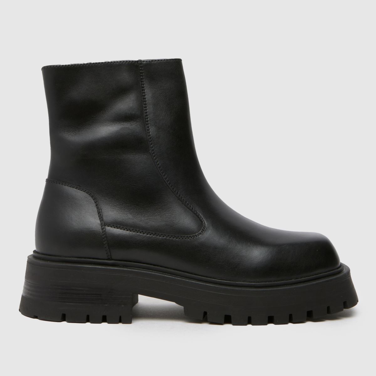 Schuh Alicia – Svarta stövlar med fyrkantig tå