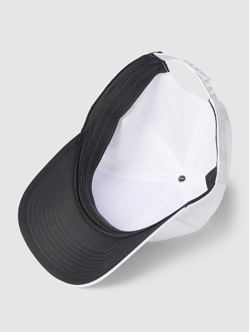 Basecap mit Label-Print in weiß