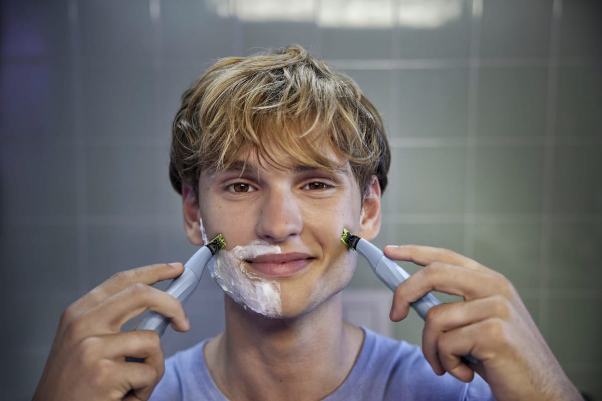 Elektrischer Rasierer, OneBlade Face First Shave QP1324/20, 1 St