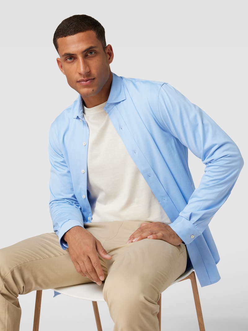 Regular Fit Freizeithemd mit Haifischkragen in hellblau