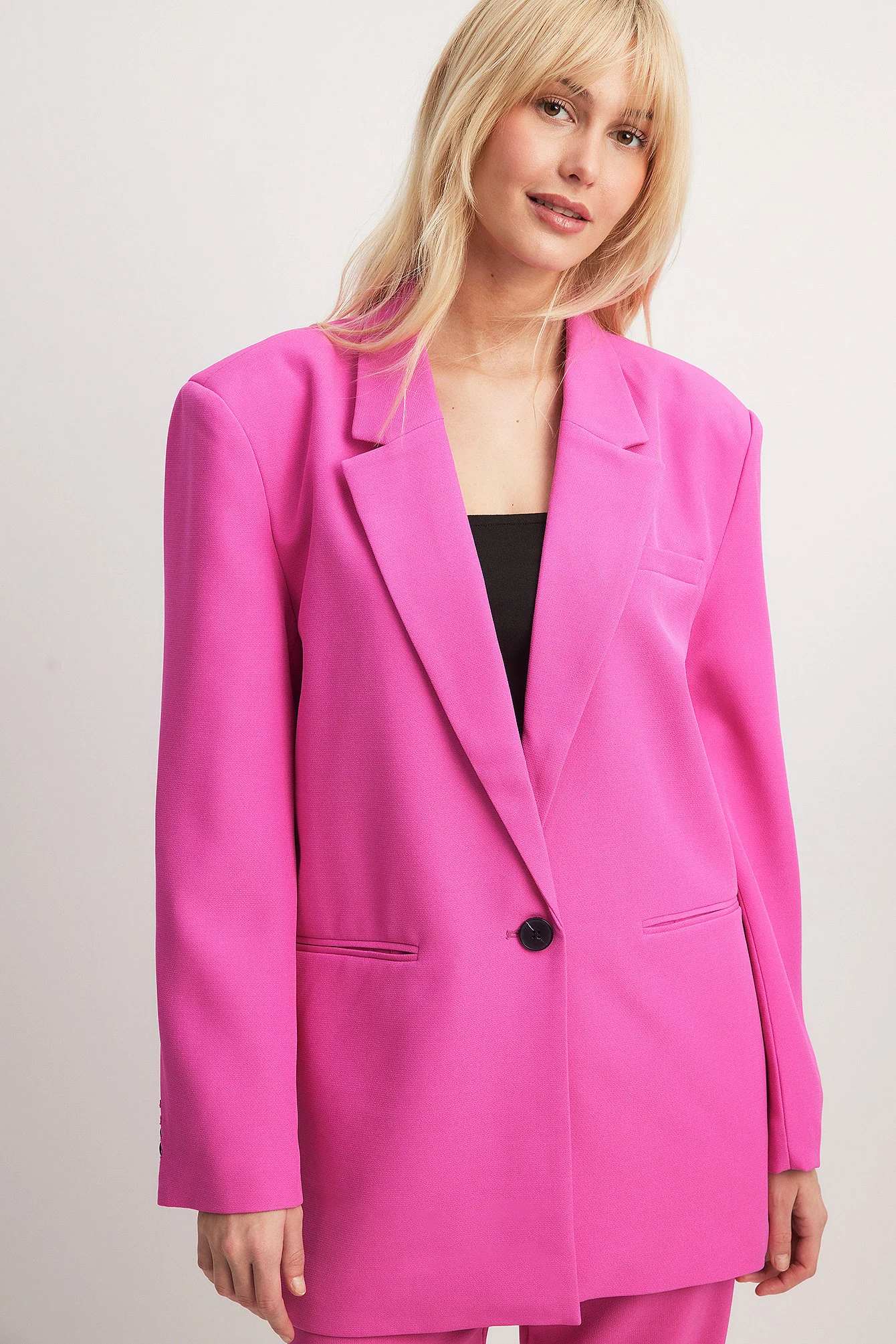 Eleganter Oversize-Blazer aus recyceltem Material