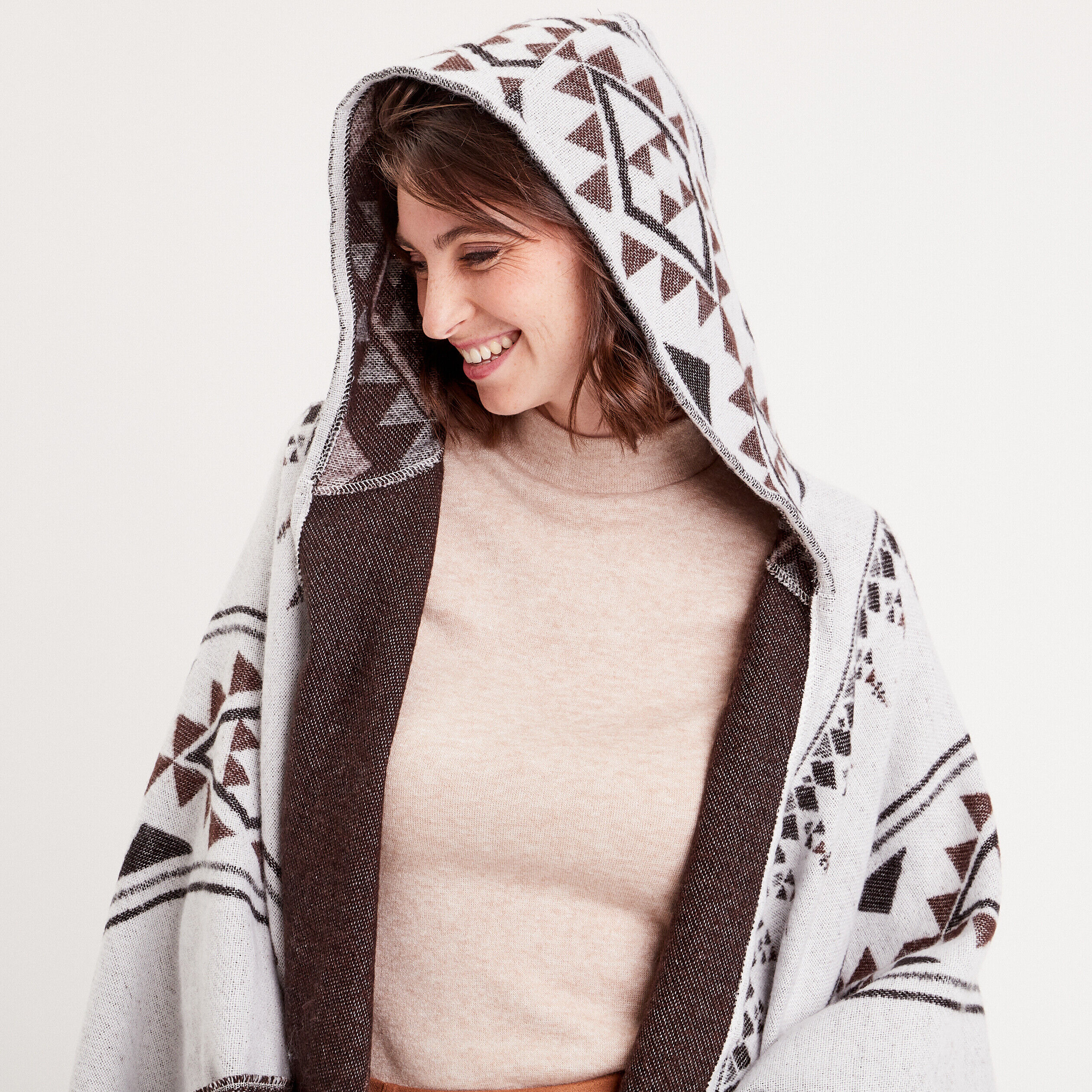 Poncho à capuche et franges ecru femme | Cache Cache
