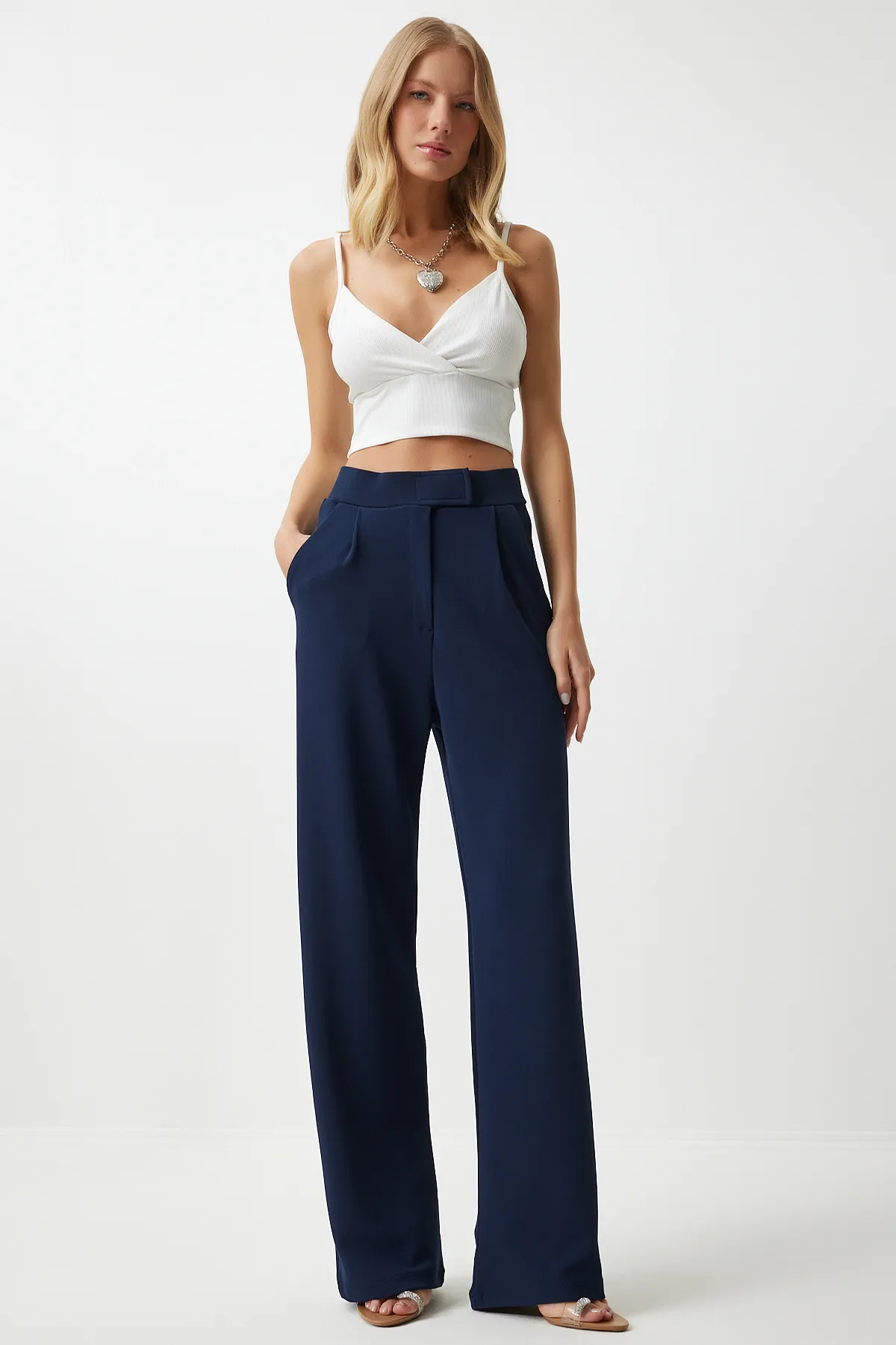 Happiness İstanbul  Bequeme gewebte Damenhose in Marineblau mit Klettverschluss an der Taille RV00150