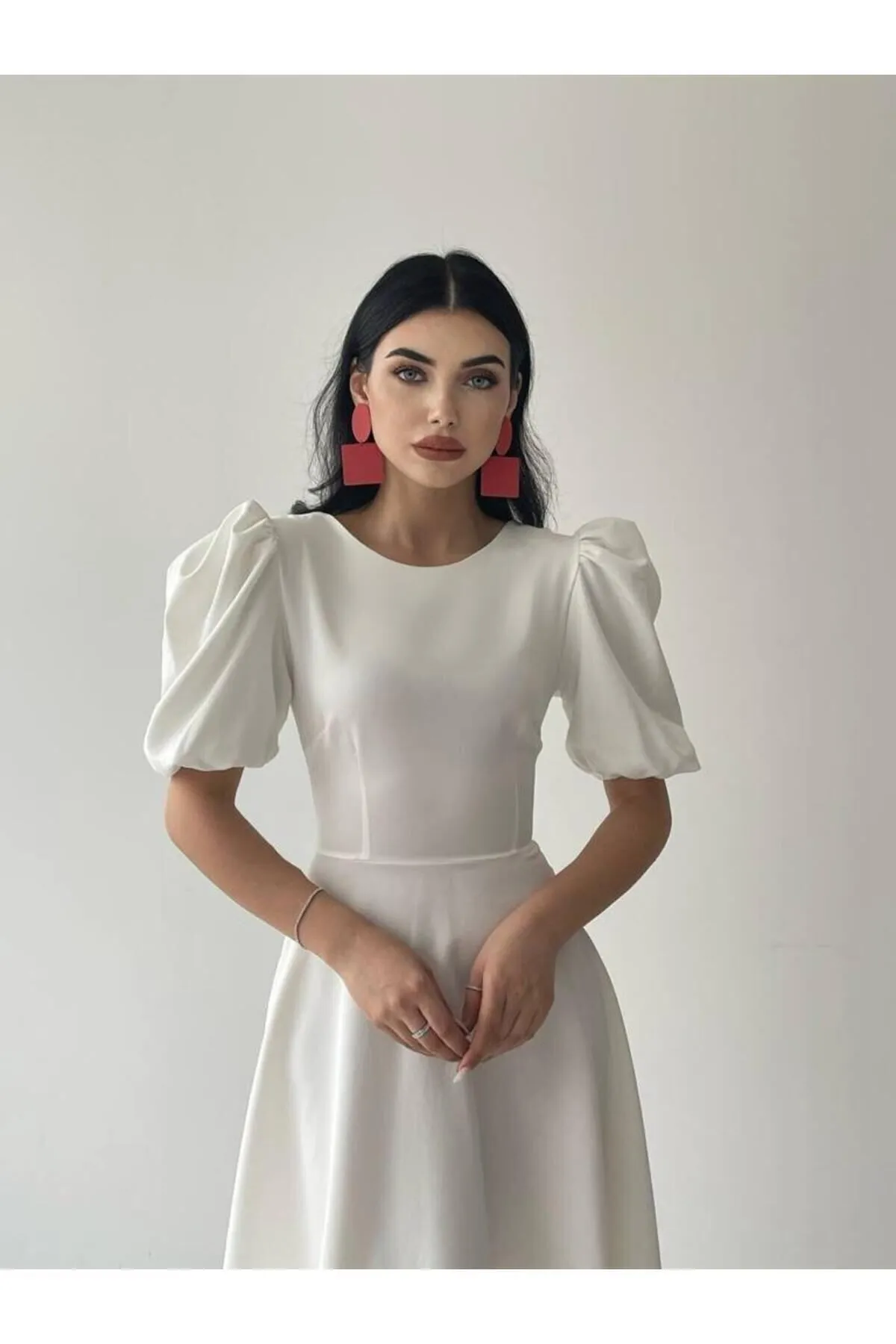 Afiş Butik  Weißes Midikleid mit Wassermelonenärmeln