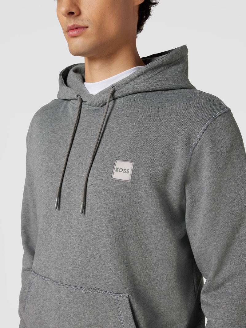 Hoodie mit Label-Detail und Känguru-Tasche Modell 'WETALK' in mittelgrau