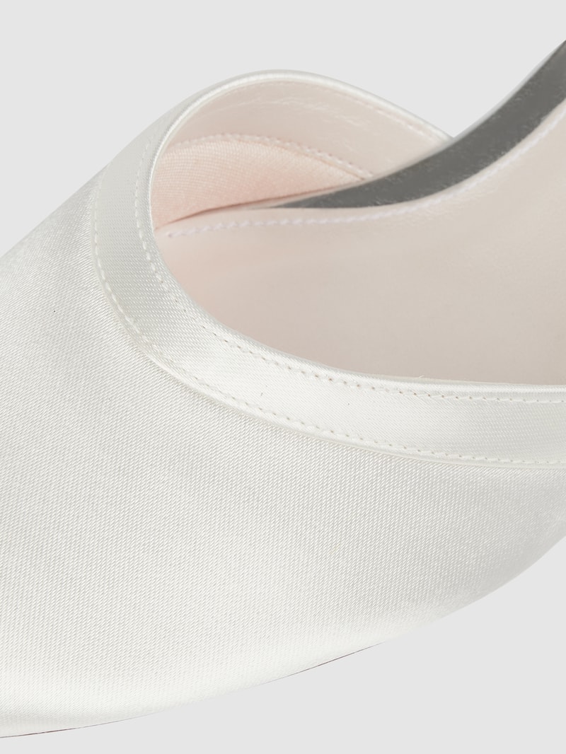 Brautschuhe aus Satin in offwhite