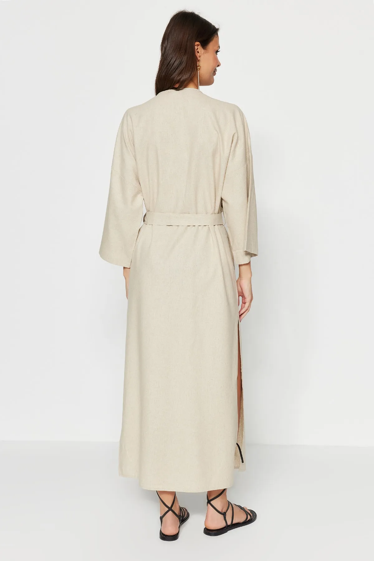 Trendyol Collection  Marineblauer Maxi-Kimono und Kaftan aus 100 % Baumwolle mit Gürtel, Stickereien und Stickereien TBESS20KM0051