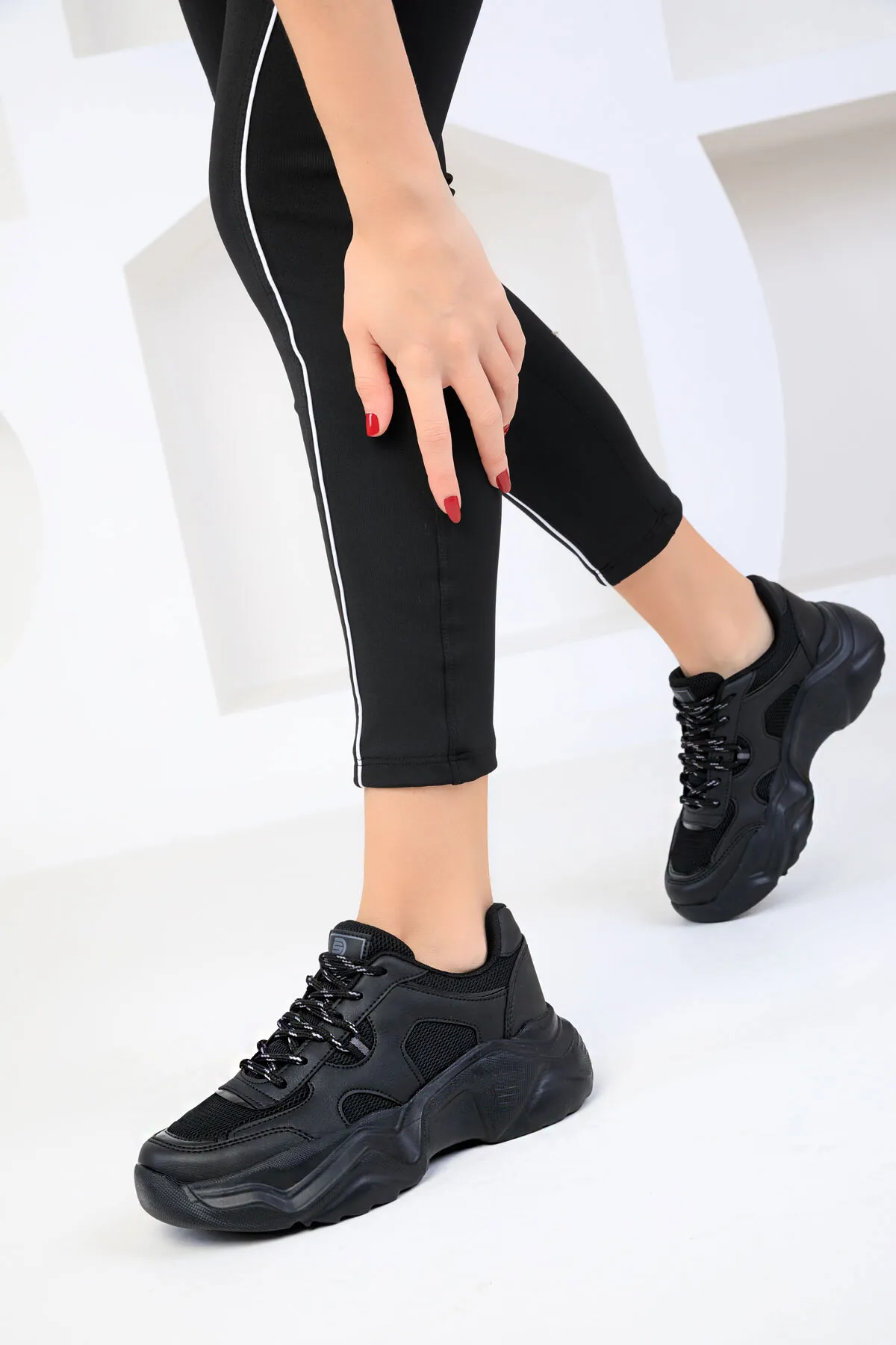 SOHO  Schwarz-Schwarze Damen Sneakers 18240