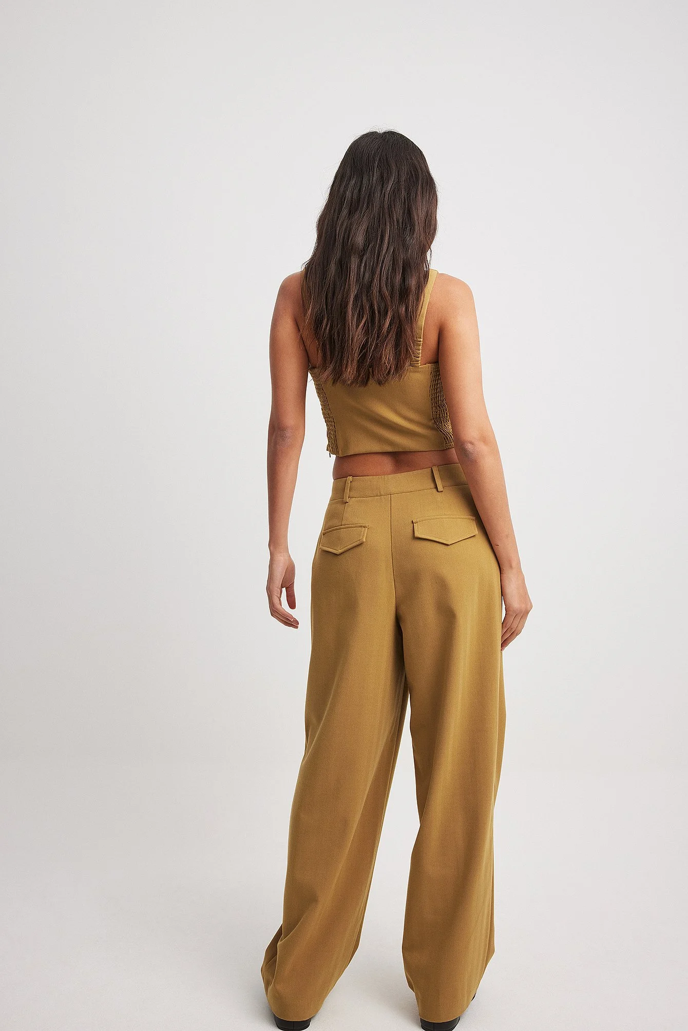 Plissierte Hose mit mittlerer Taille