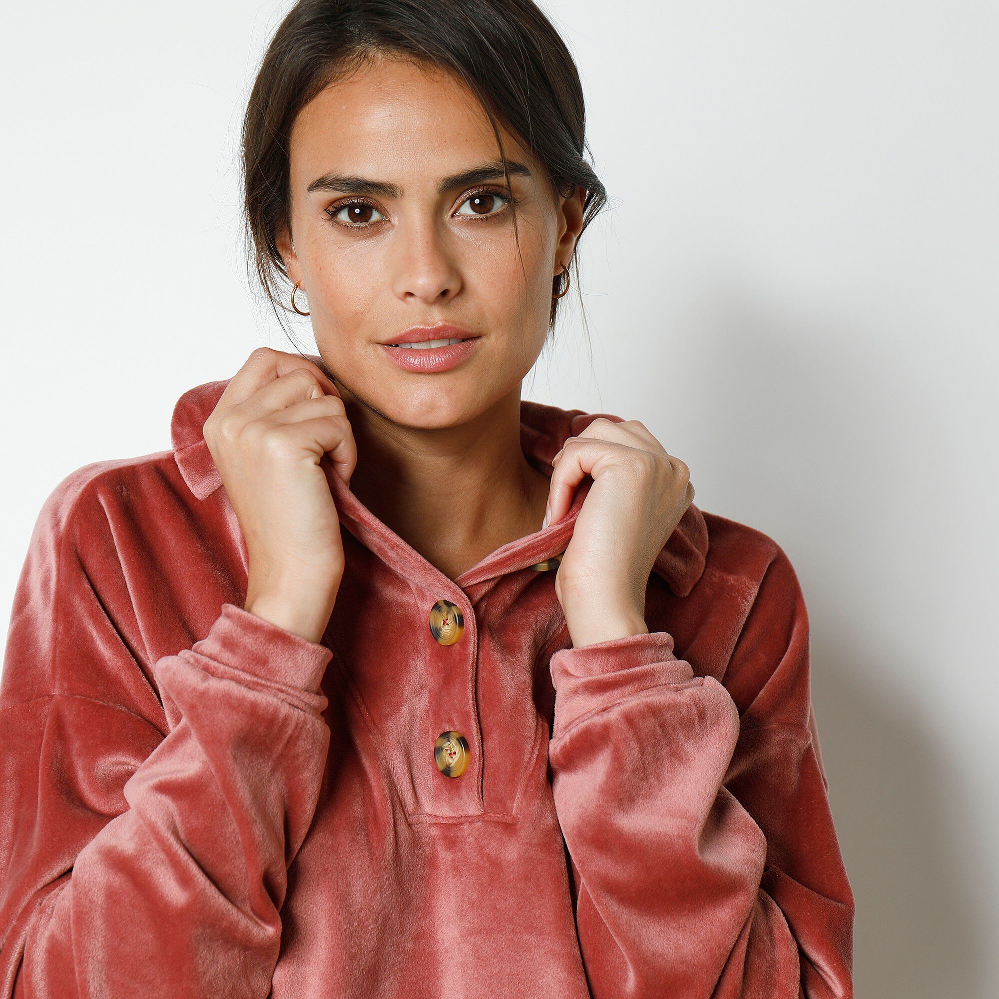 Pyjama velours stretch manches longues col boutonné