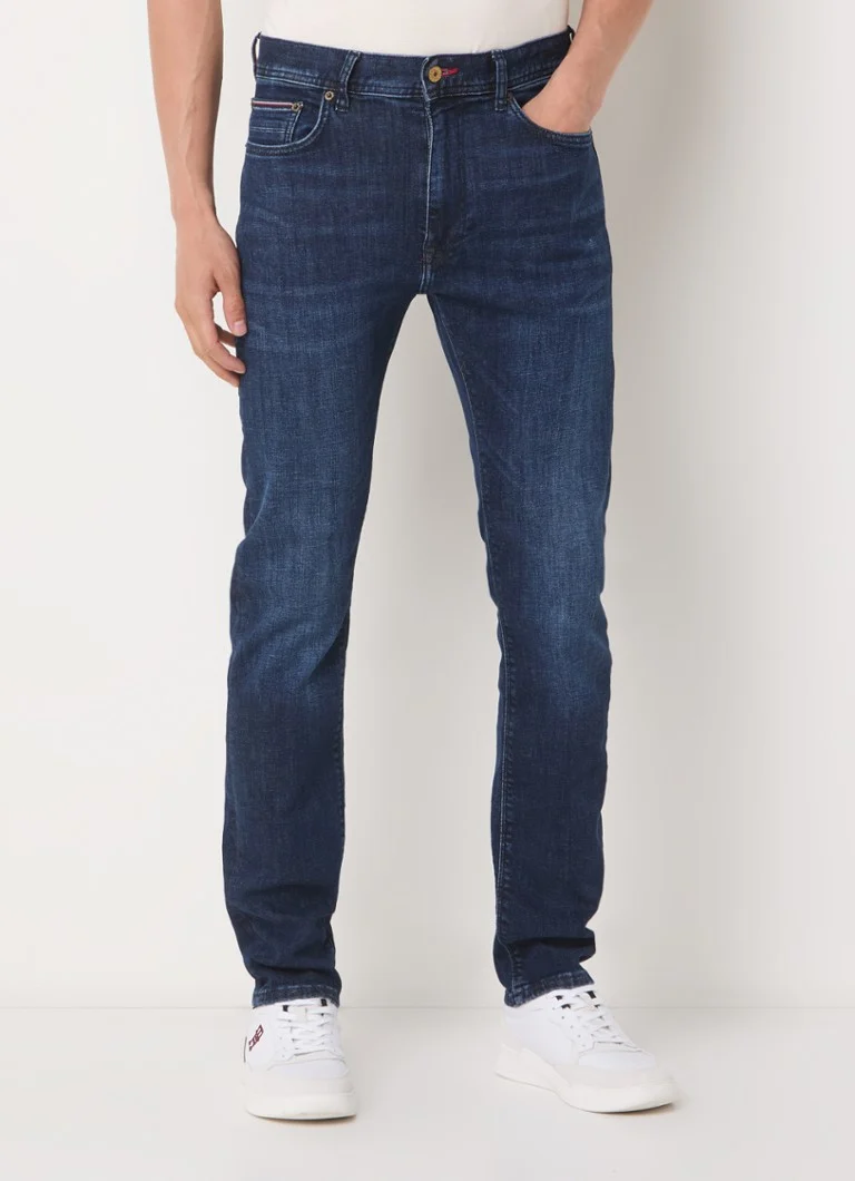 Tommy Hilfiger Core -slim fit -farkut, joissa tumma pesu