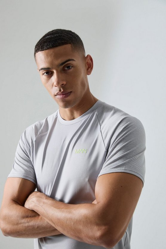 Man Active Jacquard T-Shirt