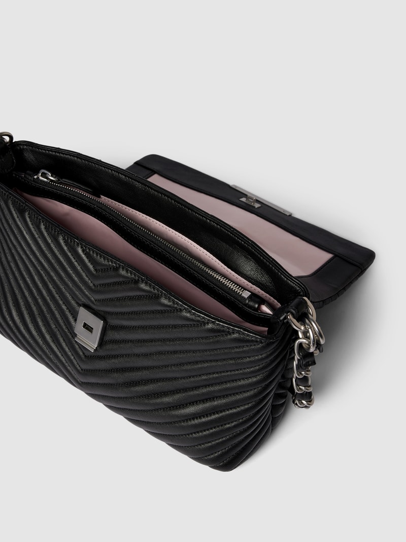Umhängetasche mit Label-Detail Modell 'COCO' in schwarz