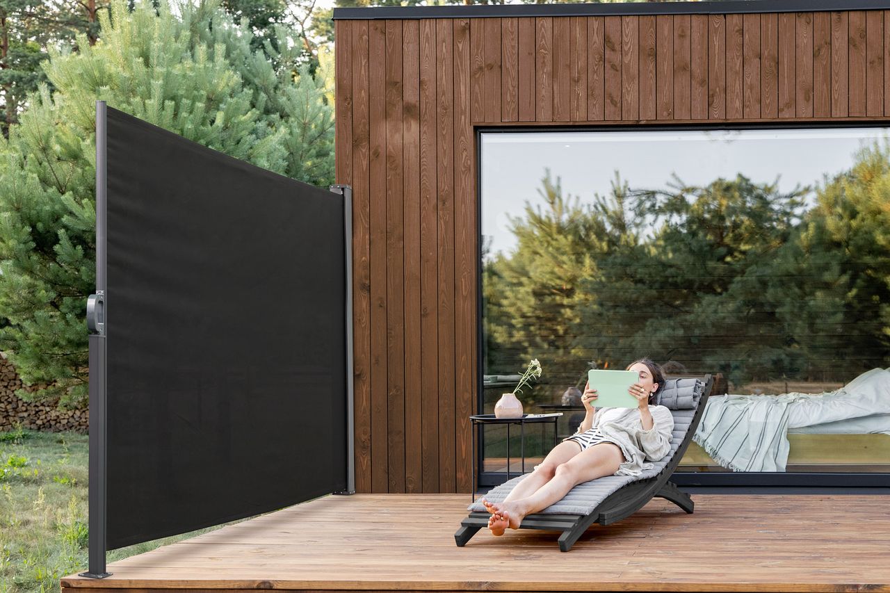 909 OUTDOOR Ausziehbarer Windschutz schwarz. 170cm hoch und 300cm lang