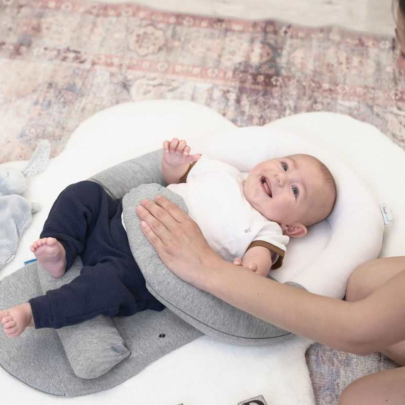 Coussin réducteur anti-coliques Cloudnest gris et blanc Babymoov