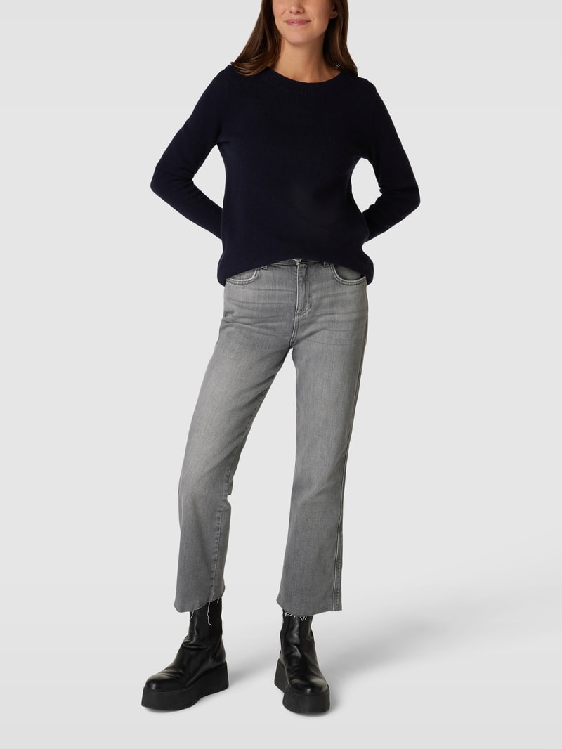 Jeans mit Label-Patch in hellgrau