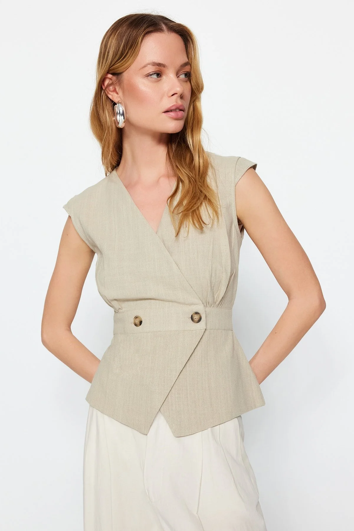 Trendyol Collection  Graue, zweireihige, gewebte Bluse mit gewebten Knochenknöpfen und detaillierten Details TWOSS20BZ0707
