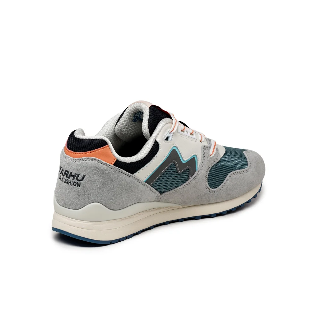 Karhu Synchron Classic F802674 / blau