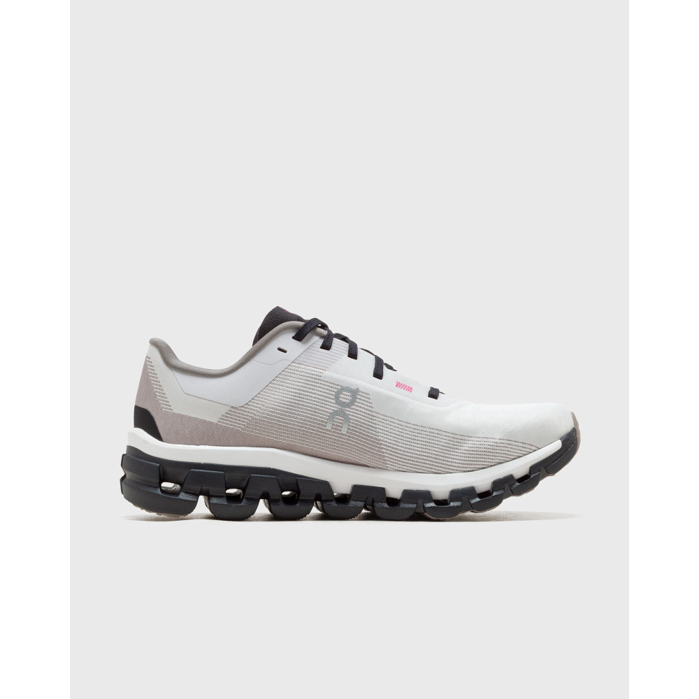 ON Cloudflow 4 Distance 3MD30340462 / weiss