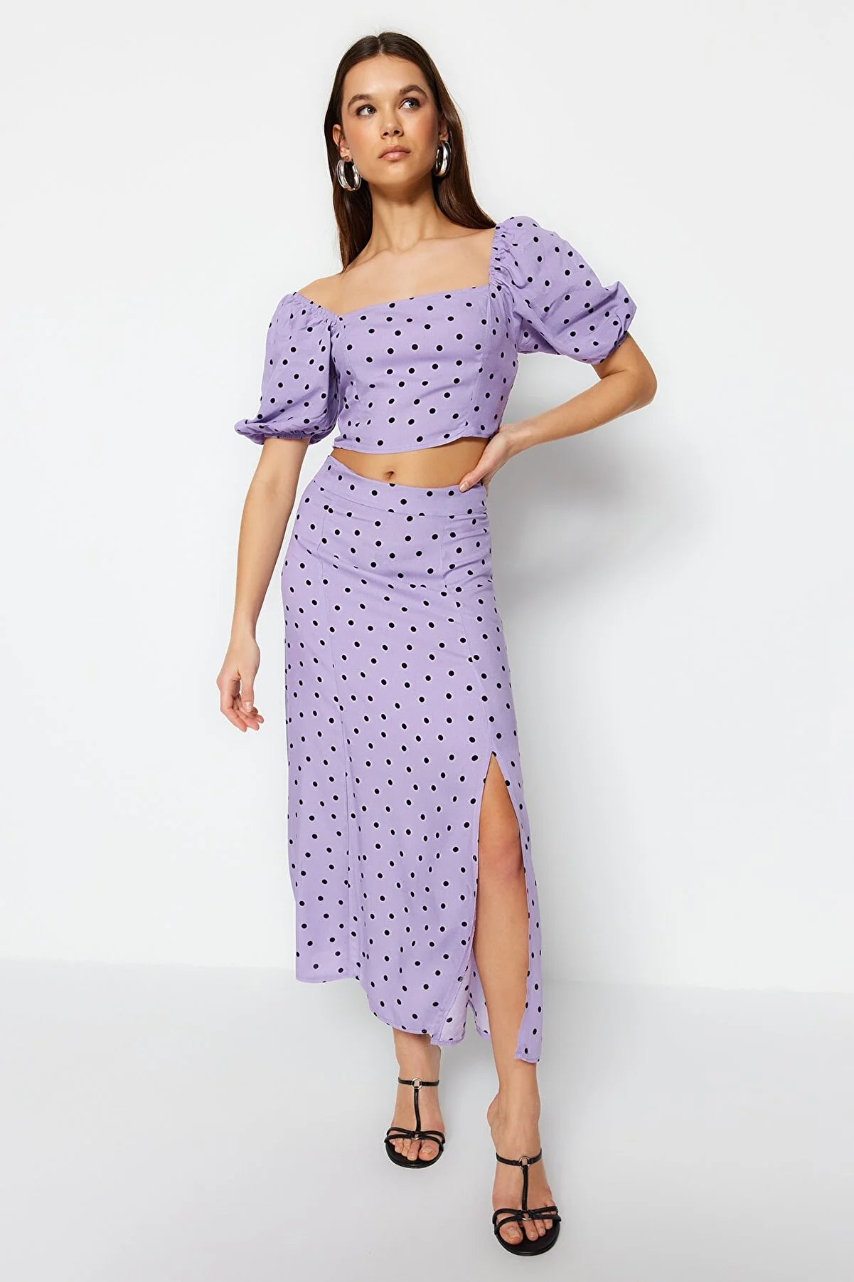 Trendyol Collection  Lilafarbenes, gepunktetes, geschlitztes Midi-Viskose-Unterteil-Oberteil-Set TWOSS20AU0097