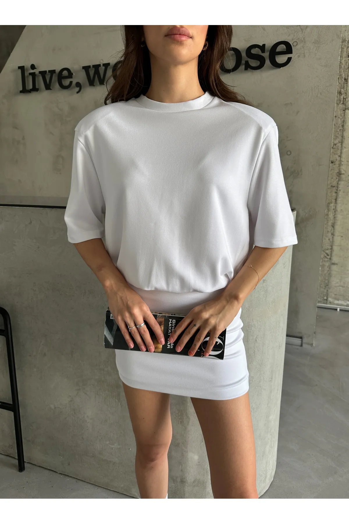 Laluvia  Weißes Premium-T-Shirt-Kleid mit Wattierung